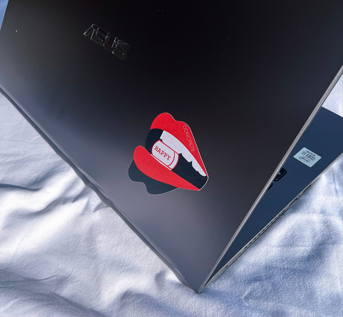 HAPPY PILL - Sticker