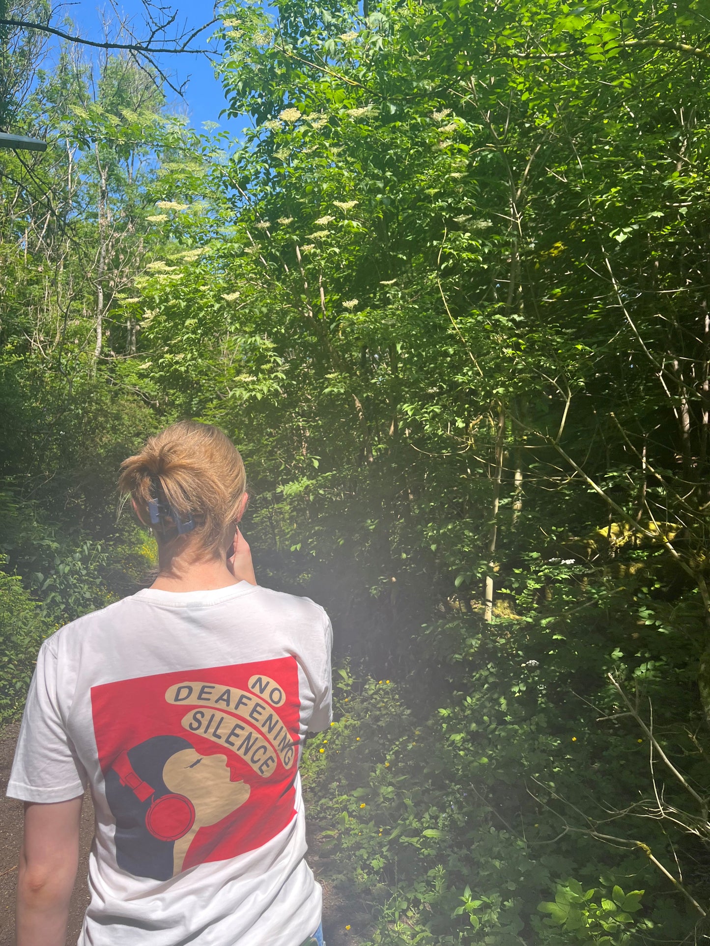 NO DEAFENING SILENCE - TEE *ecru*