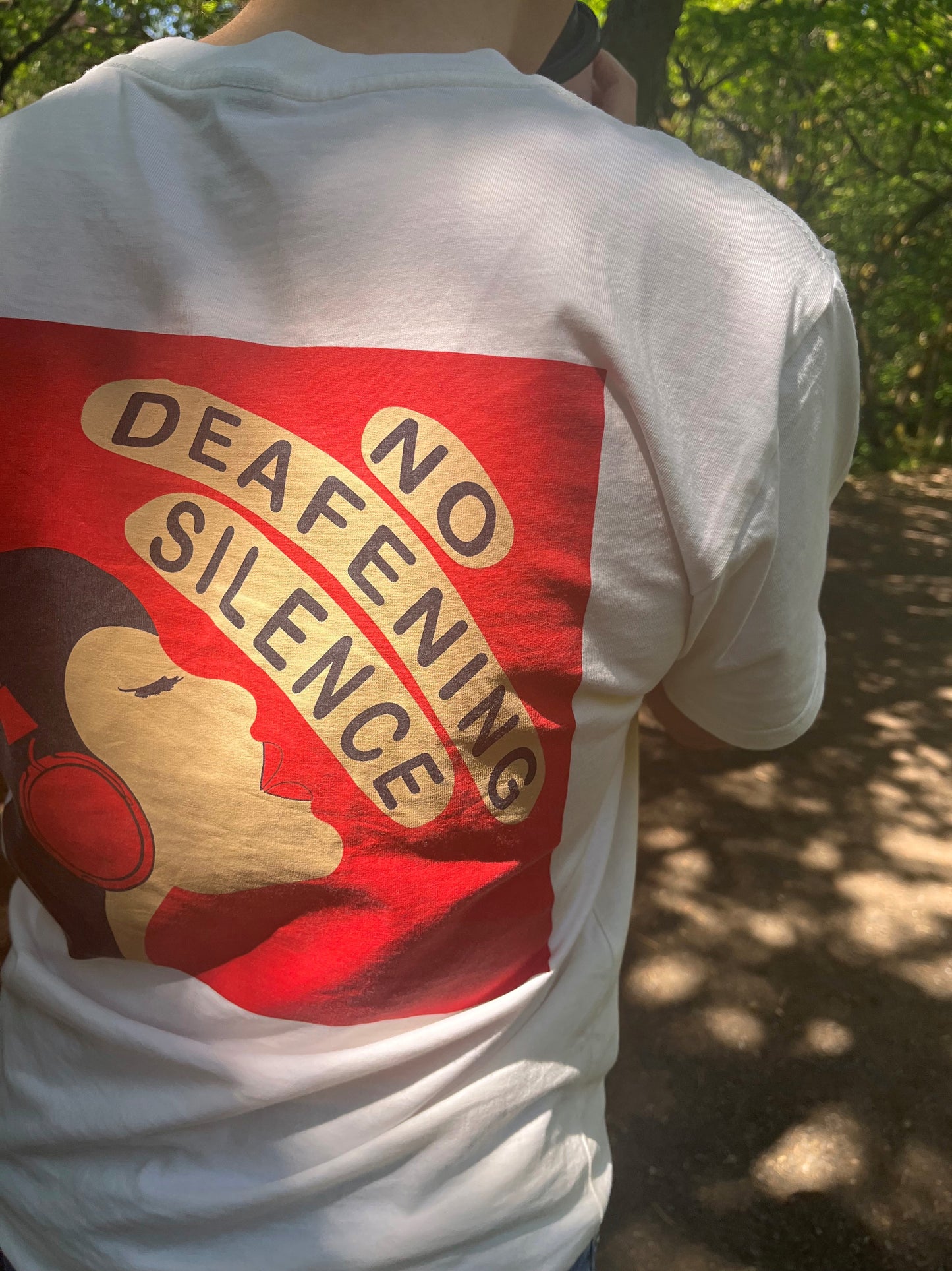 NO DEAFENING SILENCE - TEE *ecru*