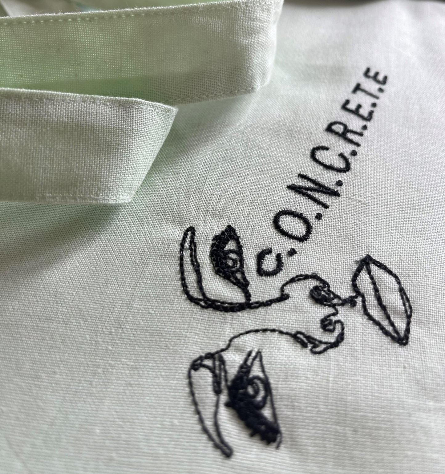 EMPTY SPACE - Tote *stem green*